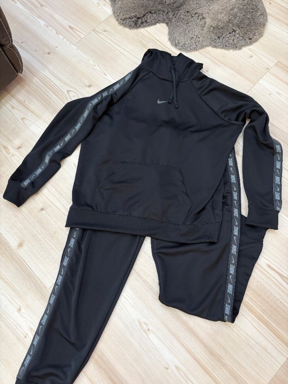 Nike Jogger Outfit ( Matching Set) Pants L Hoodie Top XL